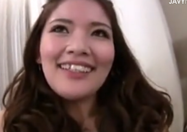 かわいい人妻を旦那に内緒で寝取る！→ホテルで生フィニッシュするギャルエロ動画