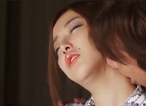 白ギャルをプリウスで温泉旅行へ！SEX目的のドライブで生ハメ【ギャル】