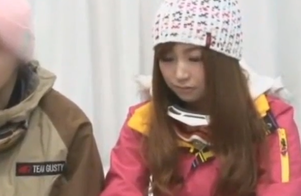 彼氏の前でエロマッサージにイキまくるギャル！無許可 完全射精に呆然…【ギャル】