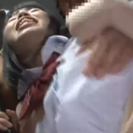 【痴漢ロリ】電車内で痴漢に襲われパイ射レイプされるロリJKギャルエロ動画