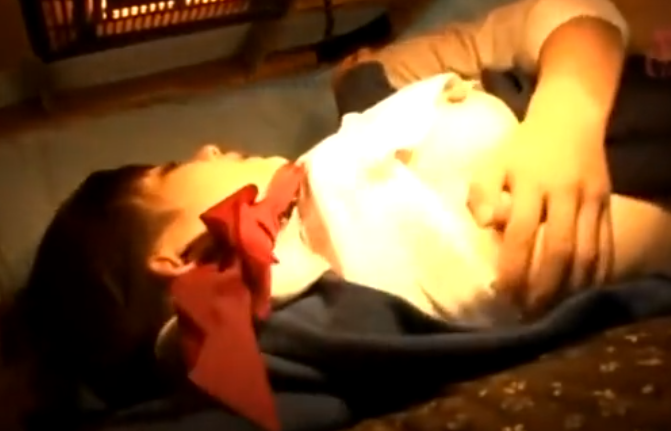 【コタツ妹】女神のような少女JK妹とこっそり中出し近親エロ動画