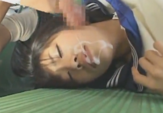 【バス涙目】通学ロリ巨乳ギャルJK車内集団即挿入涙目エロ動画