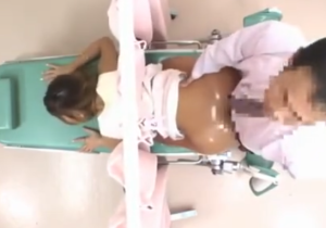 【強制ハメ】産婦人科来院黒ギャルお姉さん医師騙され強制ハメ豊満エロ動画