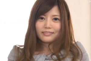 【クンニインタビュー】クンニされたままインタビューされる乃木坂いる美少女お姉さん無毛豊満潮吹き顔射エロ動画