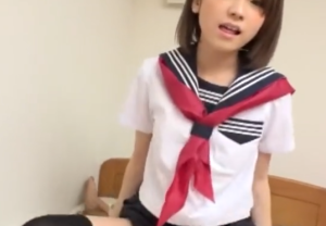 【童貞】生意気ギャルJKの妹に頼み込み筆おろし！美少女に搾られるエロ動画