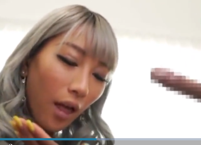 【友達ギャルママ内緒生中出し】誰にも言っちゃダメと友達ギャルママに内緒生中出しエロ動画！