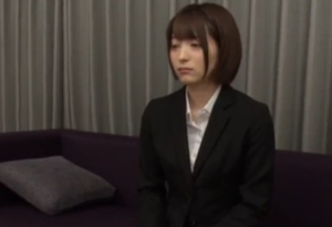 【コスプレ】T大就活ギャルが過激面接で堕ちる！ハメ撮り追い込みエロ動画