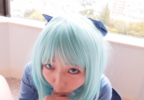 【中出し】ミニ系カワコスプレイヤーギャルとハメ撮りで極小パイパン突きまくり中出しするエロ動画！