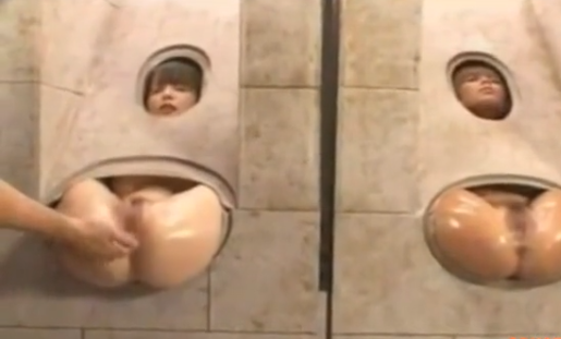 【ギャル】美少女2人が完全に拘束されてアナル肉便器となりザーメン大量注射されるエロ動画！お姉さん中出し美少女の悶絶！